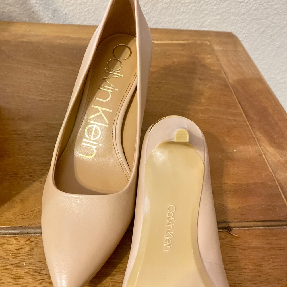 New Nude Calvin Klein heels ss 7.5